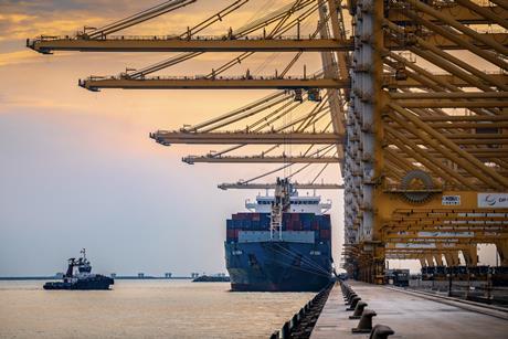 Container vessel Jebel Ali terminal DP World