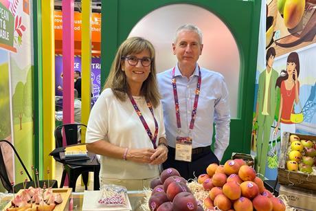 FR Serge Mouneyrac stonefruit