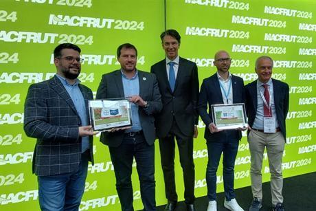 Verleihung des Biosolutions Innovation Award auf der Macfrut 2024 - Bayer & Yara