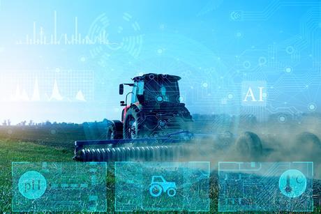 Daten übertragender Traktor im Feld