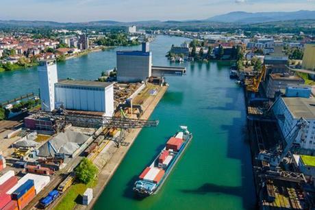 Vernetzung der See- und Binnenhäfen wie dem Schweizer Hafen