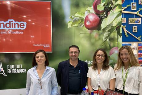Marketingleiterin Christelle Bertin (l.), hier mit Blue Whale-Verkaufsdirektor Marc Peyres, Aurélie Ferrieux und Maria Lopez (r., beide ASF) - Fruit Attraction 2022