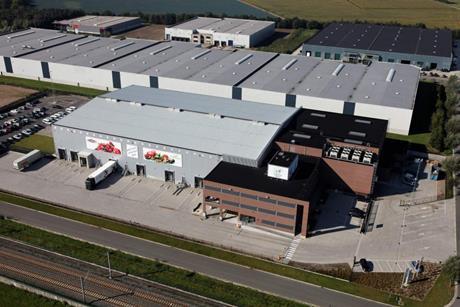 Special Fruit warehouse in Meer