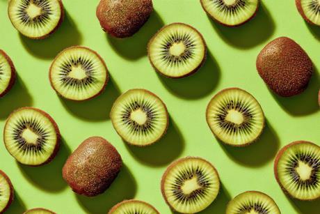 GEN green kiwifruit AdobeStock_1519649664