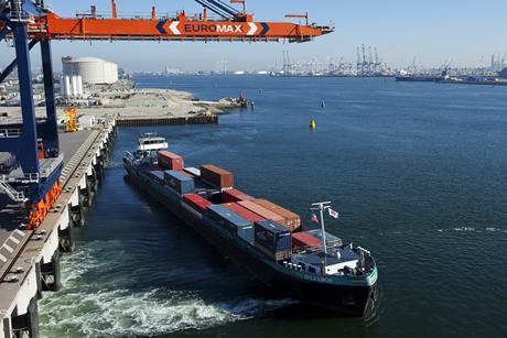 Hafen Rotterdam Barge at Euromax terminal