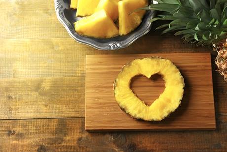Pineapple cut out heart chopping board Fyffes