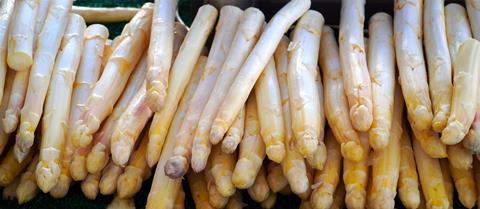 weißer Spargel  