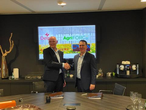 (v.l.) Jacco van der Wekken, CEO Delphy, Ingo Mueller, CEO AgriFORCE Growing Systems Foto: Delphy