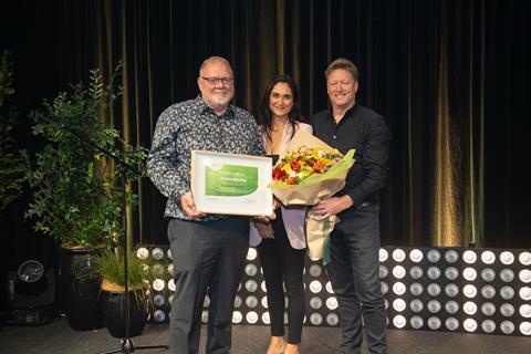 Life Membership recipient Stewart Burns (left)
