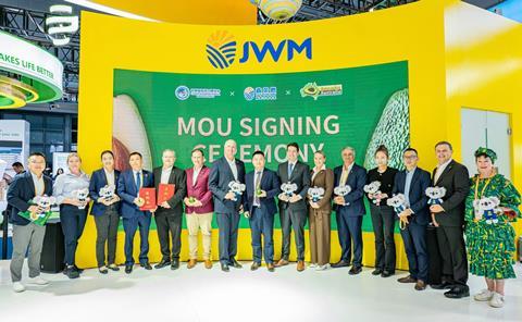 AvocadosAustralia_at_China's_largest_import_expo_CIIE_15cm300dpi