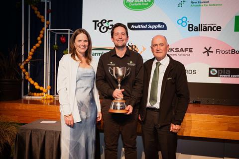 Young Grower of the Year Taylor Leabourn (centre)