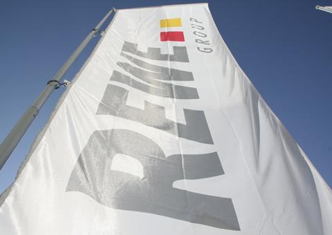 rewe-group_fahne_gr_15.jpg