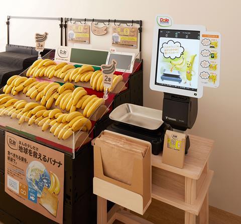Dole Japan loose banana weigh scales