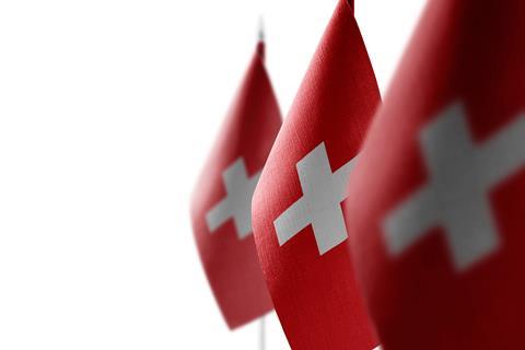 Drei Schweizer Fahnen