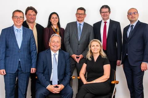 Der neue Vorstand um Stefan Barot (2.v.r)  Foto: European Bioplastics