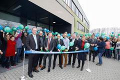Adrian Percy, Leiter Forschung und Entwicklung, Axel Trautwein, Leiter Chemische Forschung, Markus Dollinger, Leiter Insektizidforschung, Daniel Zimmermann, Bürgermeister der Stadt Monheim am Rhein, Projektleiter Torsten Knohl und Bayer-Standortleiterin Simone Rosche Foto: Bayer