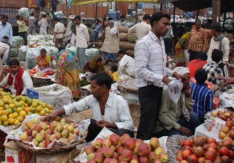 Azadpur wholesale market Delhi apples