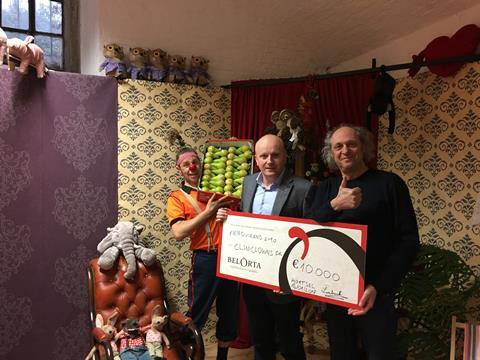 Jo Lambrecht, kaufmännischer Leiter BelOrta (Mitte), und Geert Pardon, künstlerischer Leiter der Clowns Foto: BelOrta