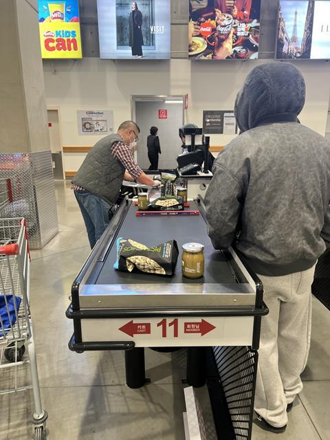 Korean customers purchase pistachios to make Dujjonku dessert