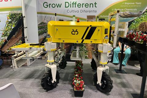 The U502 can treat several rows at a time, and is designed for crops in the ground