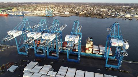 US PAMT over super post-Panamax cranes working Maersk vessel