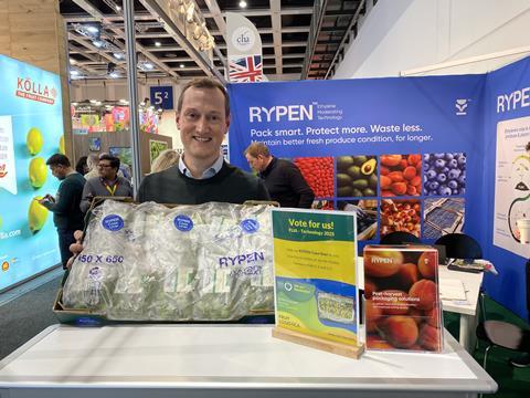 Tristan Kaye showing off the Rypen Case Liner at Fruit Logistica 2025