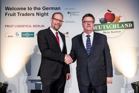 (v.l.) Dr. Christian Weseloh, BVEO-Geschäftsführer und Hans-Joachim Fuchtel, Parlamentarischer Staatssekretär im BMEL Foto: BVEO