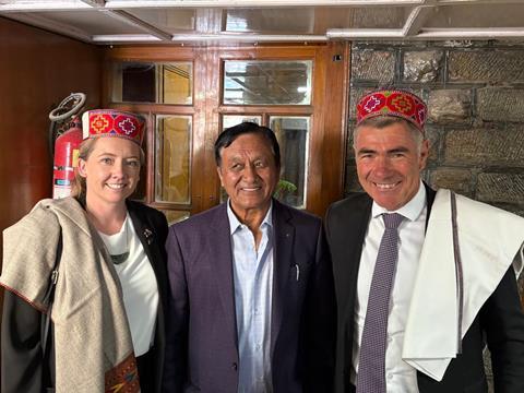 NZAPI CEO Danielle Adsett (left) and SATE Nathan Guy with Jagat Singh Negi, Horticulture Minister for Himachal Pradesh