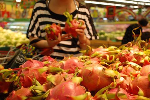 Vietnamese dragon fruit in China