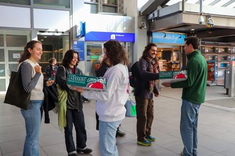 Bloss apple sampling