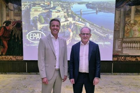 Die Präsidenten Dirk Hoferer (links) (EPAL Deutschland) und Jarek Maciążek (EPAL Polen)