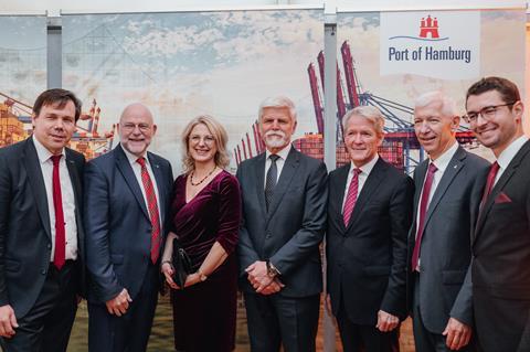 gruppenfoto_mit_president_bootschafter
