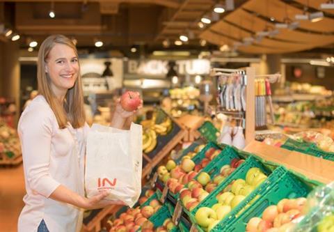Interspar führt österreichweit Papiertüten für Obst und Gemüse ein