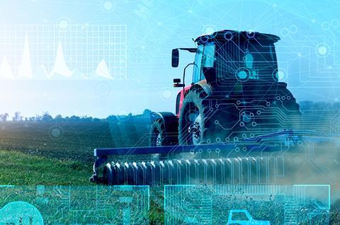 Traktor auf dem Feld