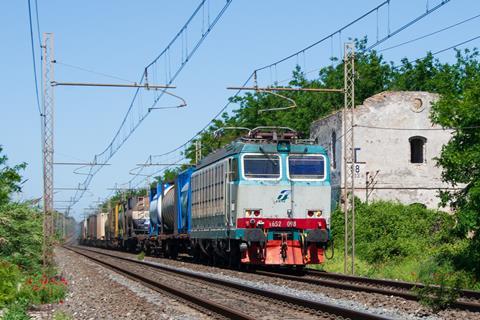 Ein alter Güterzug in Italien