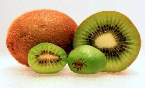 Kiwiberry kiwifruit Â© Hiper Pinguino