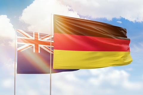Flaggen von Deutschland und Neuseeland
