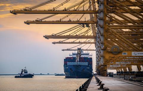 Container vessel Jebel Ali terminal DP World