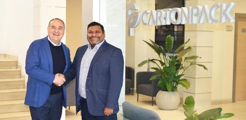 CartonPack-CEO Gianni Leone (l.) mit Clifton-CEO Shane D’Souza