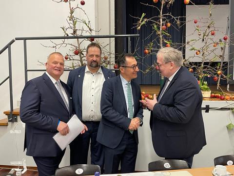 Claus Schliecker, Dr. Holger Hennies, Cem Özdemir und Jens Stechmann bei den 74. Norddeutschen Obstbautagen
