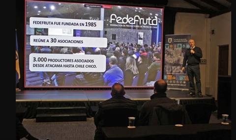 Fedefruta president Víctor Catán, speaking at the University of Concepción